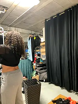 Snapshot of Clara-xoxo chatting on November 30, 2025, 2:29 pm Clara-xoxo online show from November 30, 2025, 2:29 pm