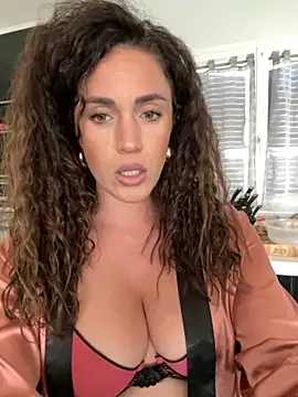 Snapshot of Clara-xoxo chatting on November 29, 2025, 2:50 pm Clara-xoxo online show from November 29, 2025, 2:50 pm