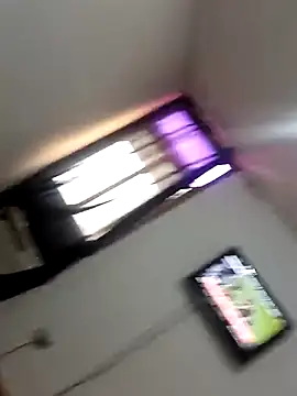 Snapshot of joanpinzon chatting on November 9, 2025, 4:11 pm joanpinzon online show from November 9, 2025, 4:11 pm