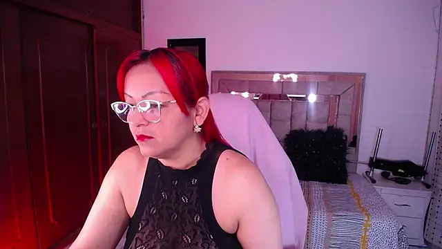 Snapshot of salomecastro_ chatting on October 29, 2025, 4:11 am salomecastro online show from October 29, 2025, 4:11 am