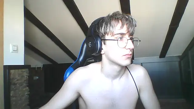 Troycm online show from April 22, 2026, 10:55 am