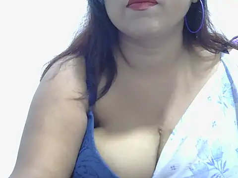 Snapshot of ROSEE_MERRYYYY chatting on May 29, 2026, 10:10 am ROSEE MERRYYYY online show from May 29, 2026, 10:10 am