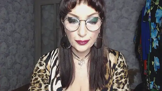 Aziza1 online show from May 1, 2026, 1:27 pm