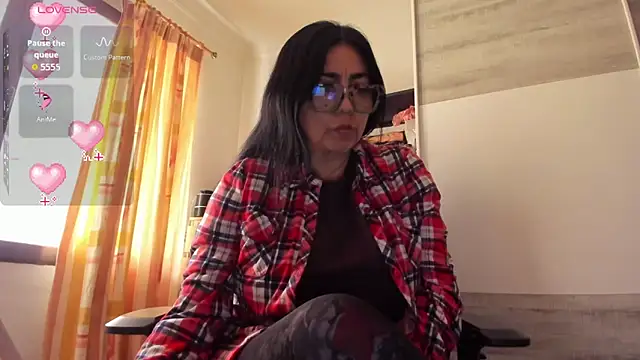 Silver Lovee online show from March 31, 2026, 3:25 pm