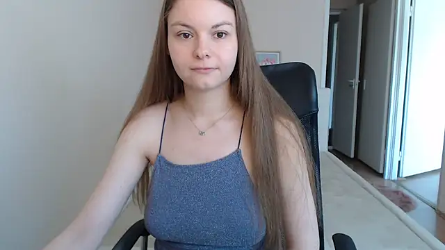 Snapshot of AnnaSweet18 chatting on April 17, 2026, 10:07 am AnnaSweet18 online show from April 17, 2026, 10:07 am
