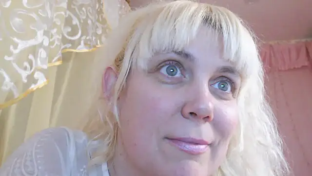 SunnySylvia online show from January 7, 2025, 4:27 pm