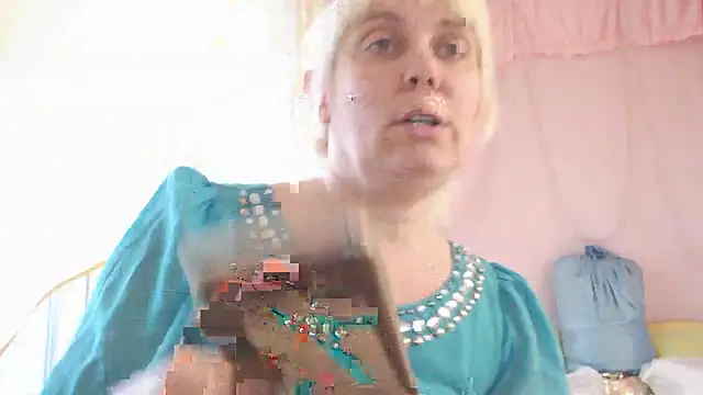 Snapshot of SunnySylvia chatting on February 25, 2026, 12:49 pm SunnySylvia online show from February 25, 2026, 12:49 pm