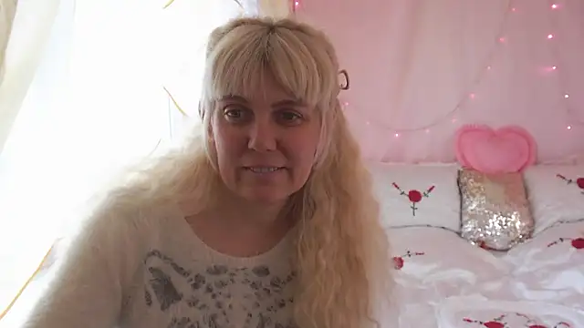 Snapshot of SunnySylvia chatting on March 21, 2026, 9:03 am SunnySylvia online show from March 21, 2026, 9:03 am