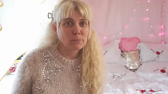 Snapshot of SunnySylvia chatting on March 19, 2026, 7:08 am SunnySylvia online show from March 19, 2026, 7:08 am