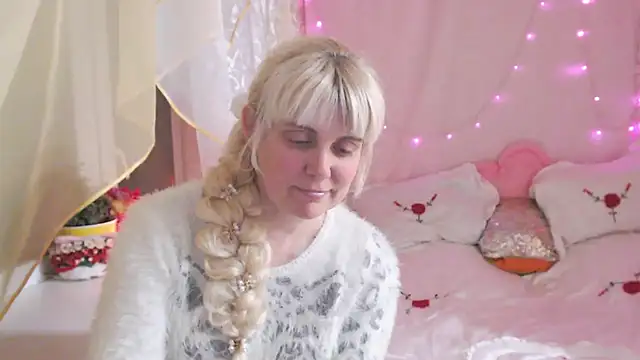 Snapshot of SunnySylvia chatting on March 22, 2026, 4:41 pm SunnySylvia online show from March 22, 2026, 4:41 pm