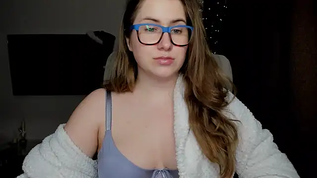 SeasonalSomeone online show from December 18, 2025, 11:41 pm