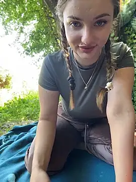 Snapshot of Night_dreams chatting on May 10, 2026, 8:07 am Night dreams online show from May 10, 2026, 8:07 am