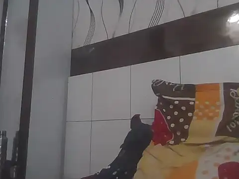 hotindianstud online show from February 26, 2025, 1:32 pm