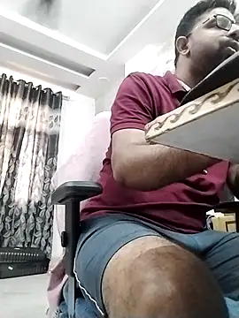 hotindianstud online show from November 3, 2025, 5:12 am