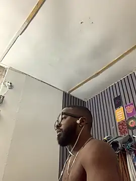 Snapshot of livepro chatting on January 11, 2026, 12:23 pm livepro online show from January 11, 2026, 12:23 pm