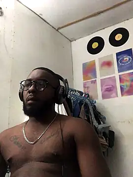 Snapshot of livepro chatting on November 19, 2025, 4:45 am livepro online show from November 19, 2025, 4:45 am