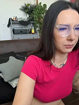 Snapshot of Trixie-Tainted chatting on June 2, 2026, 8:47 am Trixie-Tainted online show from June 2, 2026, 8:47 am