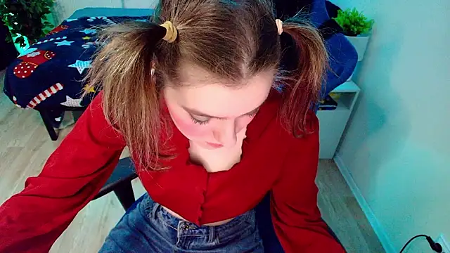 Snapshot of CranberryHot chatting on March 17, 2026, 12:24 am CranberryHot online show from March 17, 2026, 12:24 am