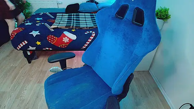 Snapshot of CranberryHot chatting on April 14, 2026, 6:24 pm CranberryHot online show from April 14, 2026, 6:24 pm