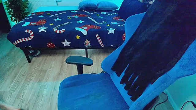 Snapshot of CranberryHot chatting on April 2, 2026, 1:35 am CranberryHot online show from April 2, 2026, 1:35 am