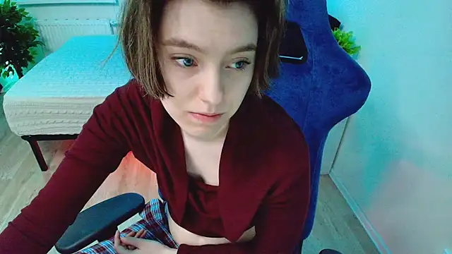 Snapshot of CranberryHot chatting on September 24, 2025, 3:40 pm CranberryHot online show from September 24, 2025, 3:40 pm
