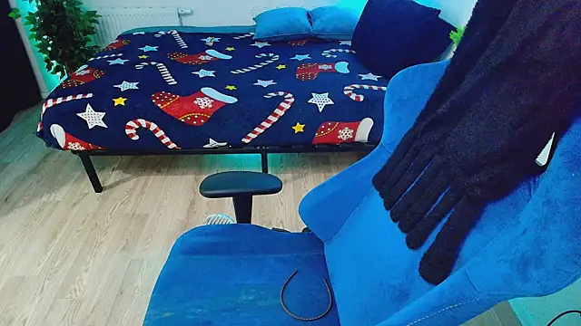 Snapshot of CranberryHot chatting on April 4, 2026, 3:24 am CranberryHot online show from April 4, 2026, 3:24 am