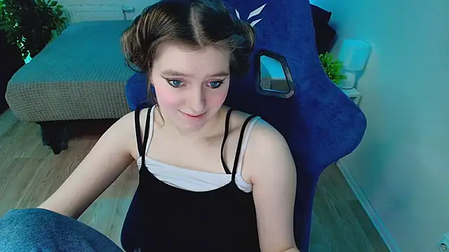 CranberryHot online show from May 15, 2026, 1:36 am