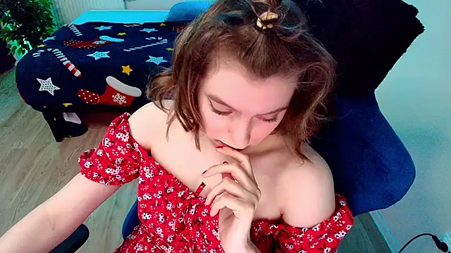 Snapshot of CranberryHot chatting on March 8, 2026, 2:04 am CranberryHot online show from March 8, 2026, 2:04 am