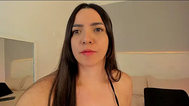 NataliaBuiles online show from May 27, 2026, 11:28 am
