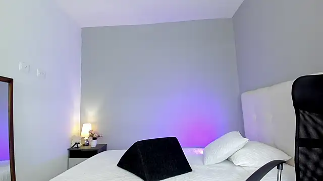 Snapshot of NataliaBuiles chatting on March 12, 2025, 5:28 pm NataliaBuiles online show from March 12, 2025, 5:28 pm