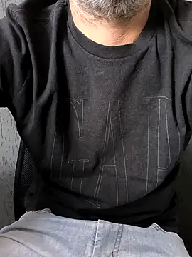 Snapshot of Leo_Big chatting on April 7, 2026, 11:34 am Leo Big online show from April 7, 2026, 11:34 am