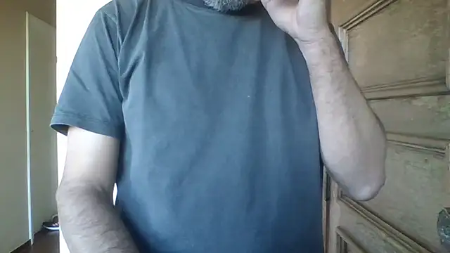 Snapshot of Leo_Big chatting on June 22, 2026, 7:22 pm Leo Big online show from June 22, 2026, 7:22 pm