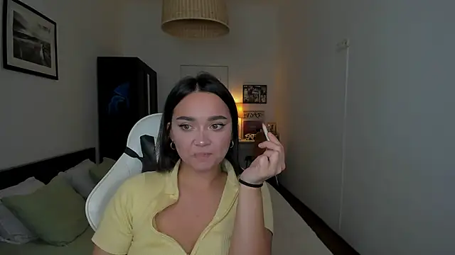 Snapshot of Tiffany_Flynn chatting on December 13, 2024, 11:39 pm Tiffany Flynn online show from December 13, 2024, 11:39 pm