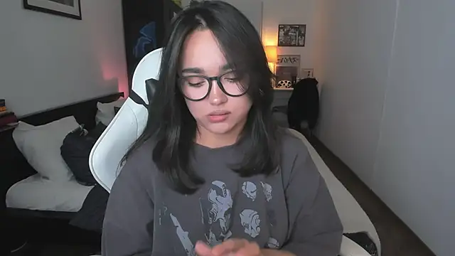 Snapshot of Tiffany_Flynn chatting on December 22, 2024, 6:48 pm Tiffany Flynn online show from December 22, 2024, 6:48 pm