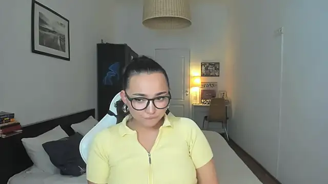 Snapshot of Tiffany_Flynn chatting on December 23, 2024, 6:58 pm Tiffany Flynn online show from December 23, 2024, 6:58 pm