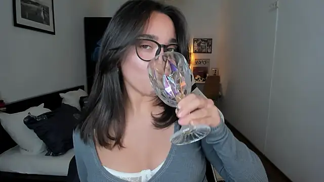 Snapshot of Tiffany_Flynn chatting on December 21, 2024, 8:32 pm Tiffany Flynn online show from December 21, 2024, 8:32 pm