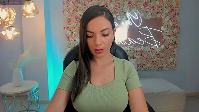 Snapshot of MorganHicks chatting on February 11, 2026, 7:25 pm MorganHicks online show from February 11, 2026, 7:25 pm