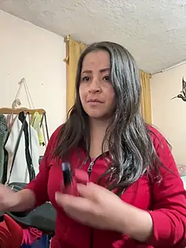 latinfemale online show from November 30, 2025, 12:11 am