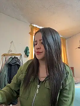 latinfemale online show from April 21, 2026, 8:15 pm