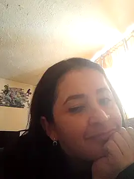 latinfemale online show from May 26, 2026, 5:33 pm