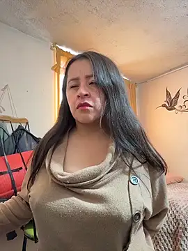 latinfemale online show from March 27, 2026, 8:32 pm