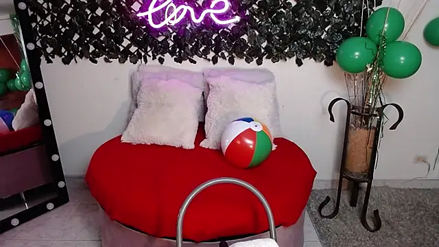 DestinyHills online show from March 18, 2025, 12:06 pm