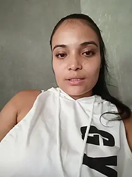 Snapshot of _Estrellita_ chatting on May 24, 2026, 6:52 pm Estrellita online show from May 24, 2026, 6:52 pm