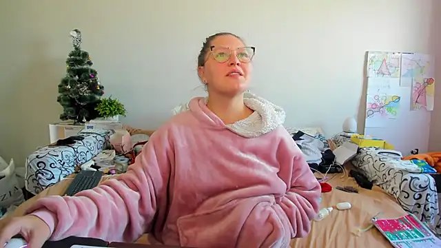 IamYourNarcotic online show from February 4, 2026, 9:04 am