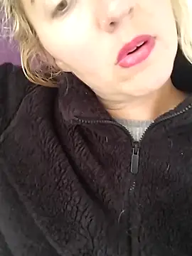 Mllesha74000 online show from October 16, 2025, 12:02 pm