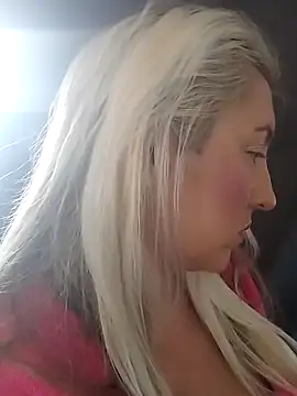 Mllesha74000 online show from October 5, 2025, 11:23 am