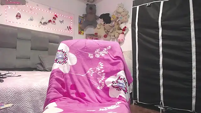 Snapshot of Sharloth_milf chatting on May 30, 2026, 1:56 am Sharloth milf online show from May 30, 2026, 1:56 am