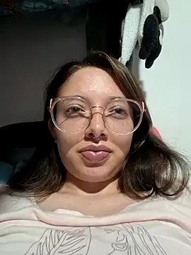 Snapshot of linda-schmidt chatting on March 8, 2025, 5:07 am linda-schmidt online show from March 8, 2025, 5:07 am