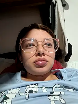 linda-schmidt online show from December 15, 2025, 1:33 am