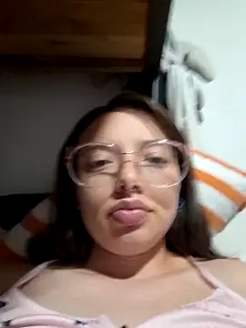 Snapshot of linda-schmidt chatting on September 10, 2025, 12:31 am linda-schmidt online show from September 10, 2025, 12:31 am